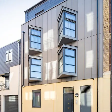 Stylish Modern Апартаменти *