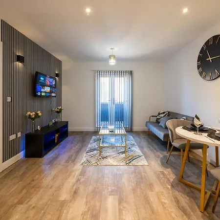 Stylish Modern Apartment *